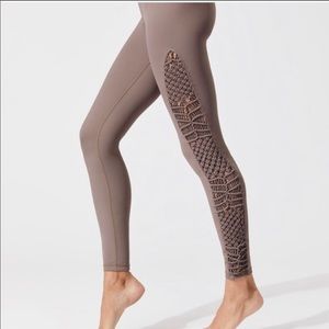 NWOT Carbon 38 Lilac leggings